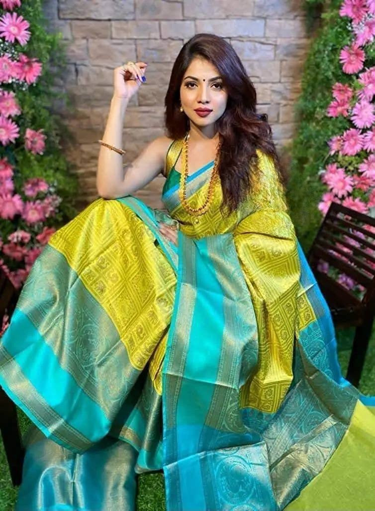 Beautiful Art Silk Jacquard Border Saree With Unstitched Running Blouse