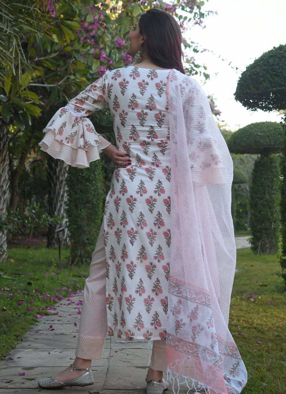 Beautiful Printed Kurti, Pant & Dupatta Set.