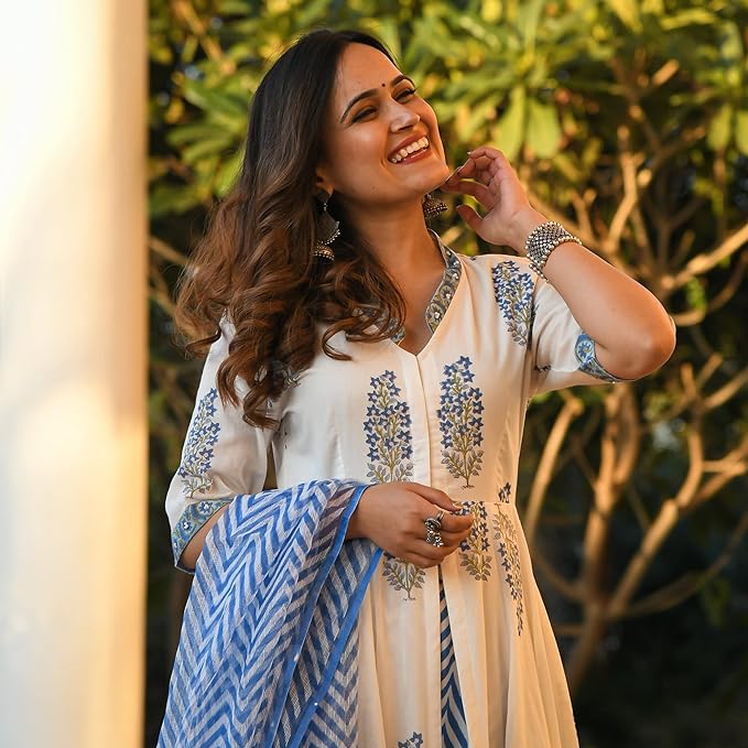 The perfect blend of style and comfort in my straight-fit kurta!