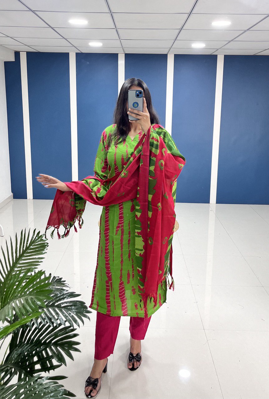 New Look in Printed Kurti & Trousers with Dupatta Set!