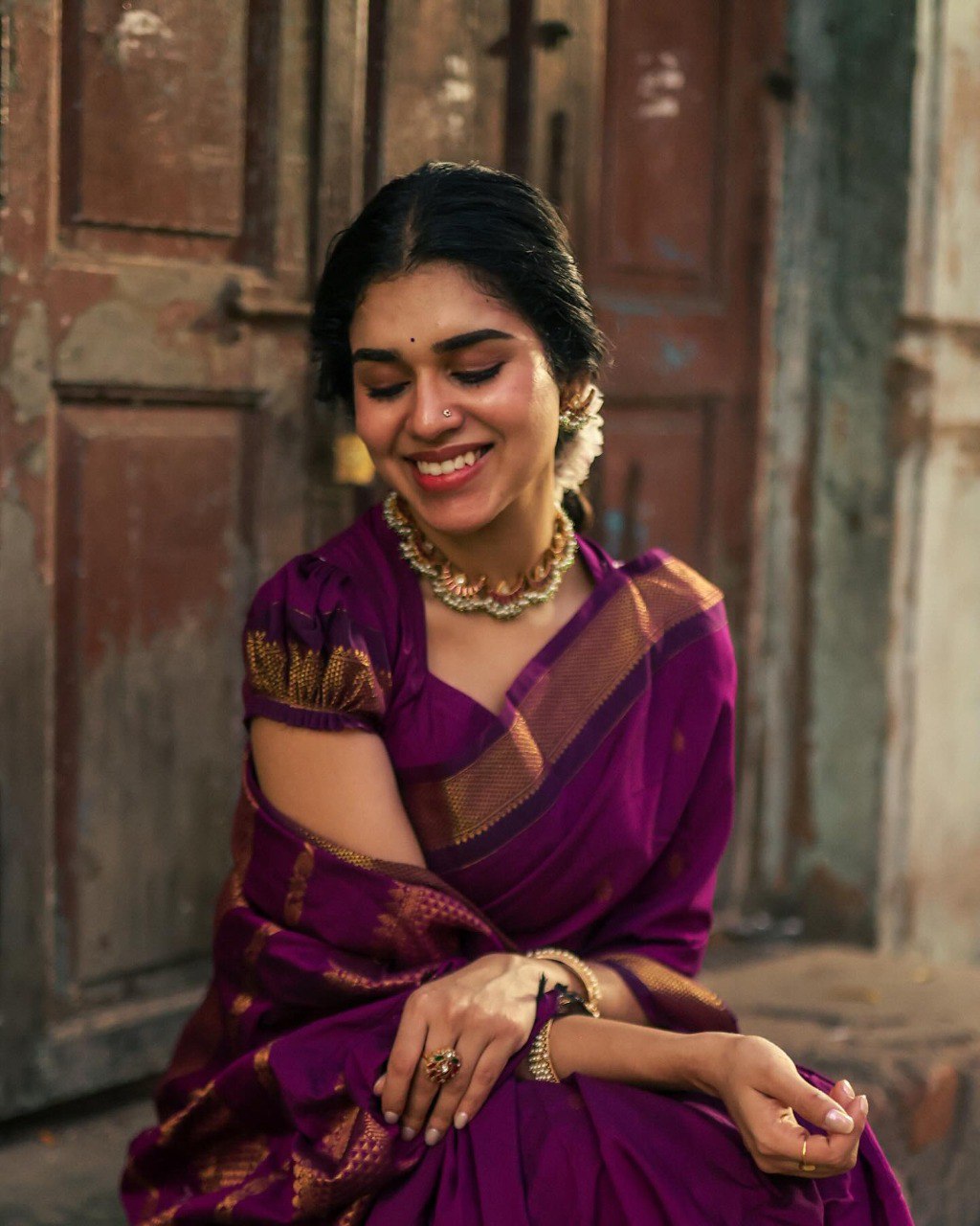 Soft Lichi Silk Saree with Rich Jacquard Border & Contrast Blouse – Wedding & Party Wear