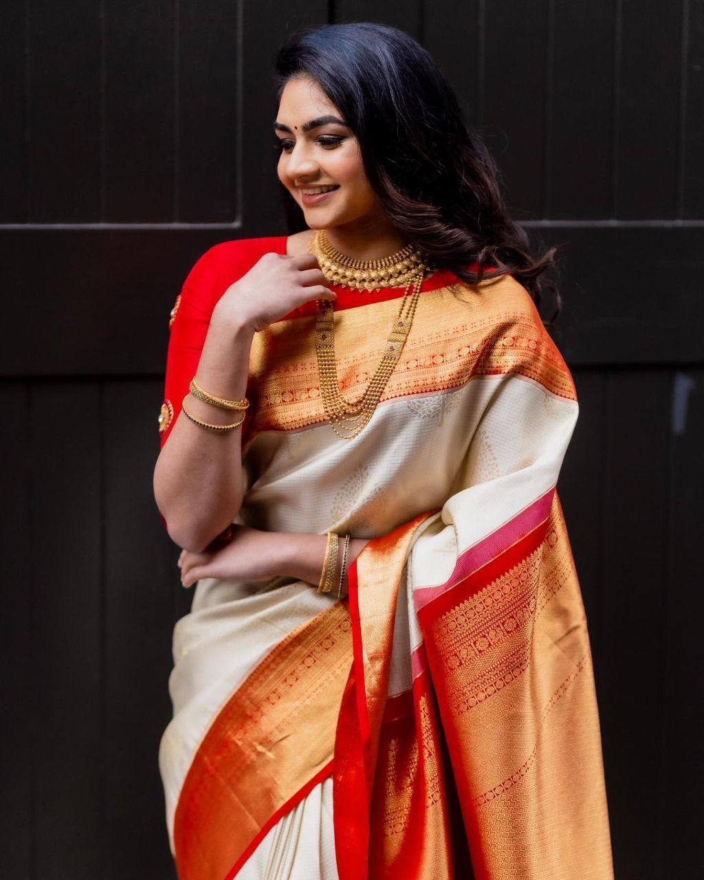 Beautifully Woven Lichi Silk Saree with Art Silk Border & Festive Rich Pallu