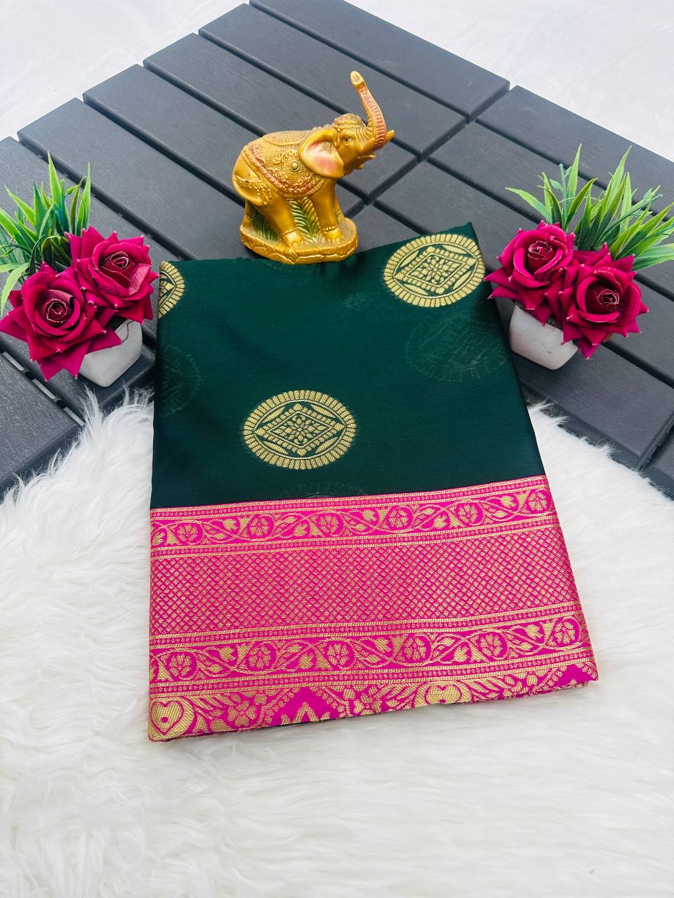 New Lounching Beautiful Art Silk Jacquard Border Saree