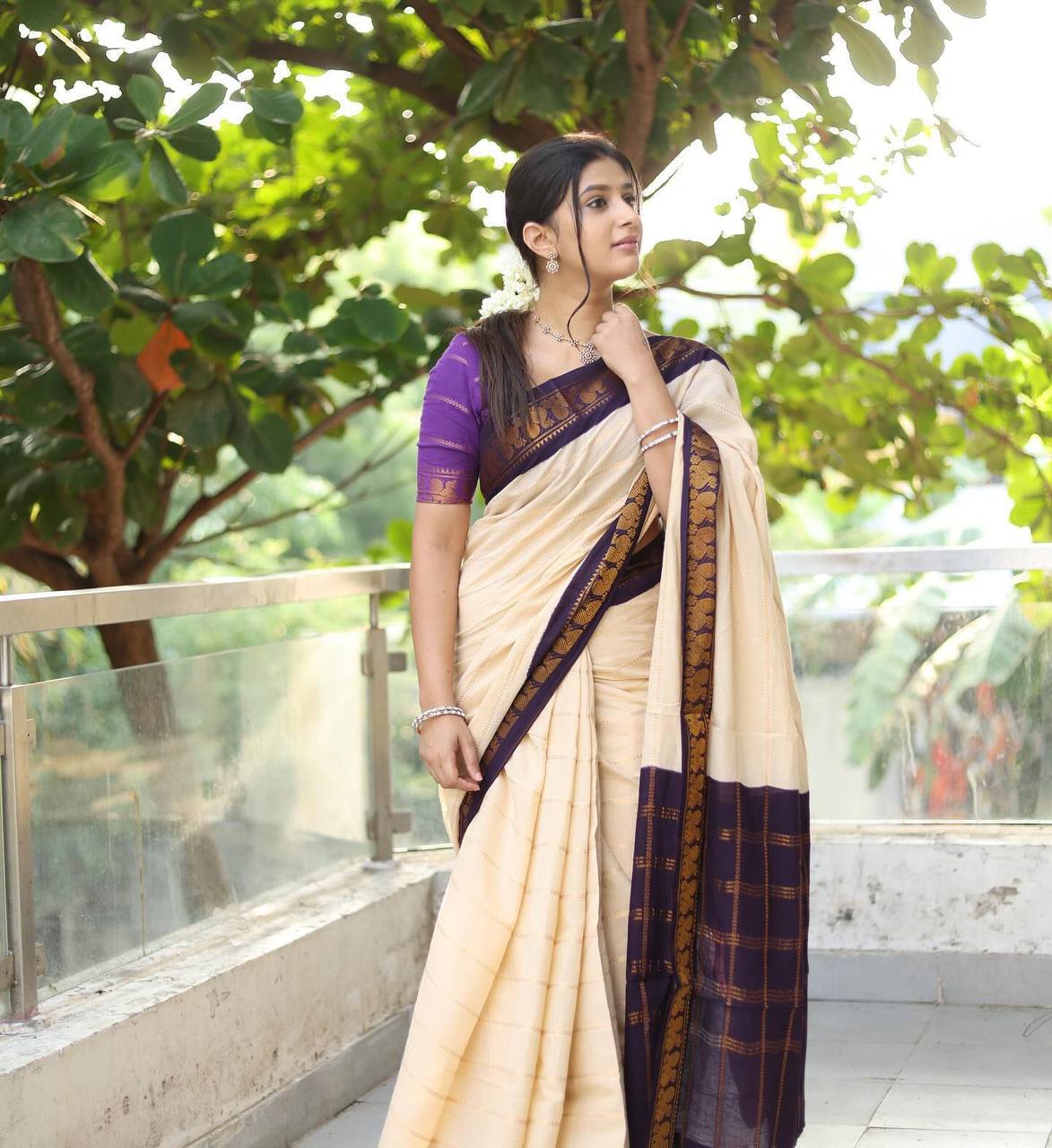 Beautiful Art Silk Jacquard Border Saree With Unstitched Running Blouse
