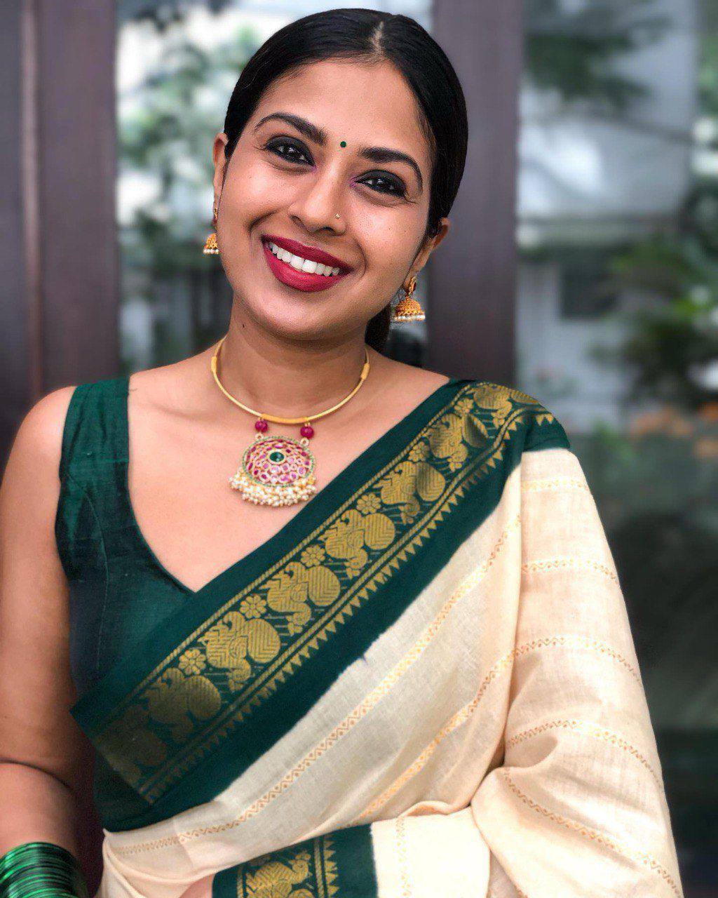 Beautiful Art Silk Jacquard Border Saree With Unstitched Running Blouse