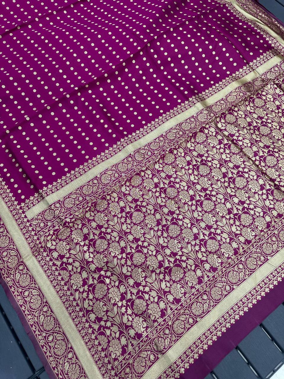 Beautiful Art Silk Jacquard Border Saree With Unstitched Running Blouse