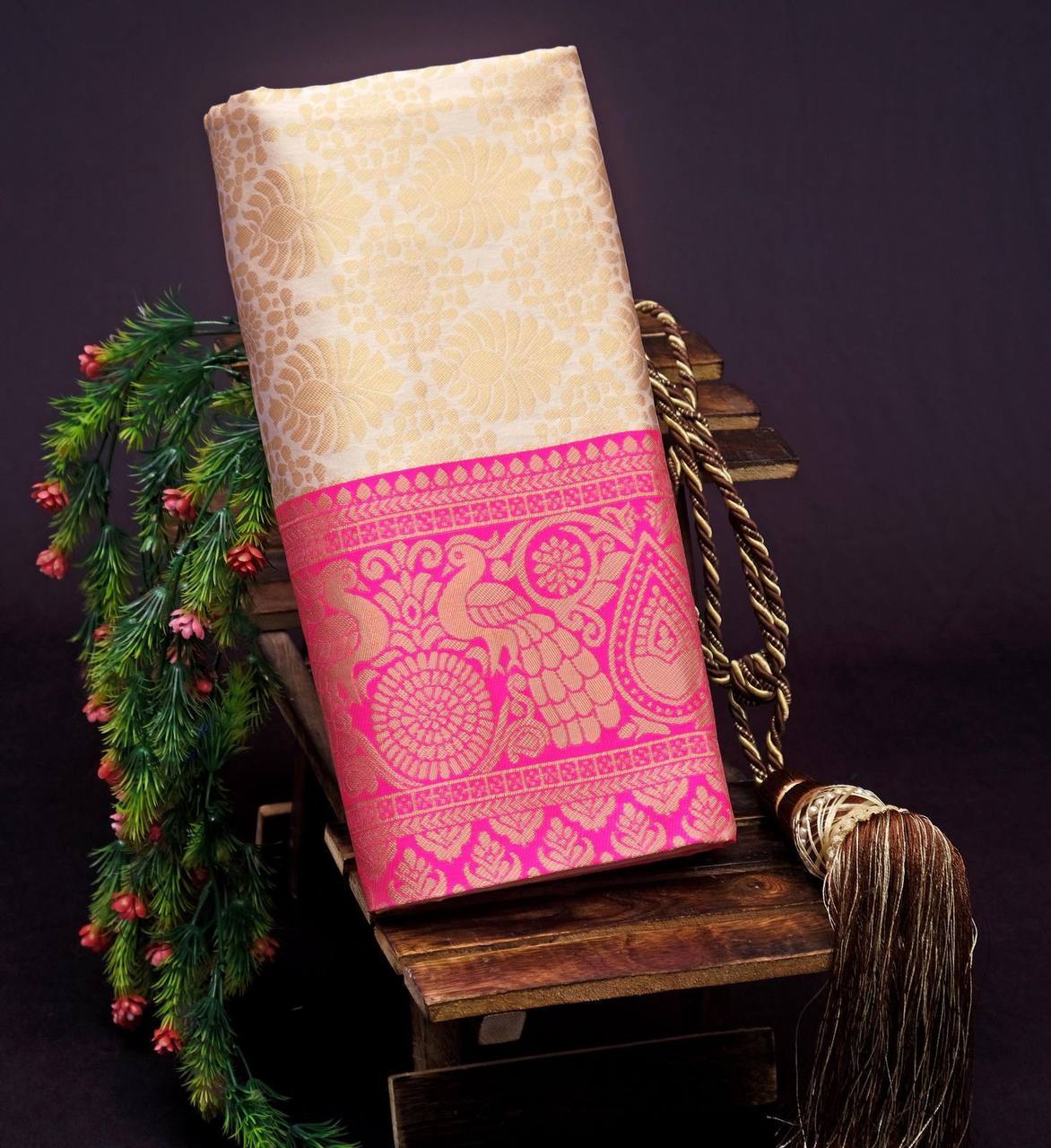 New Lounching Beautiful Art Silk Jacquard Border Saree