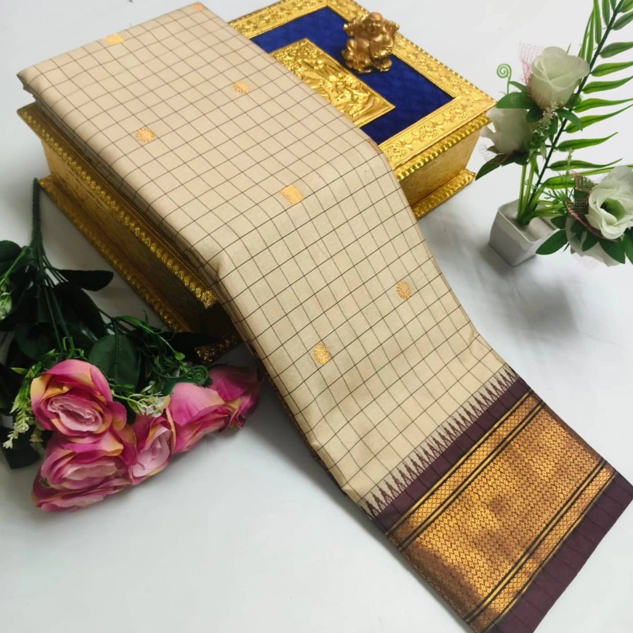 New Lounching Cotton Checks Minakari Silk Saree