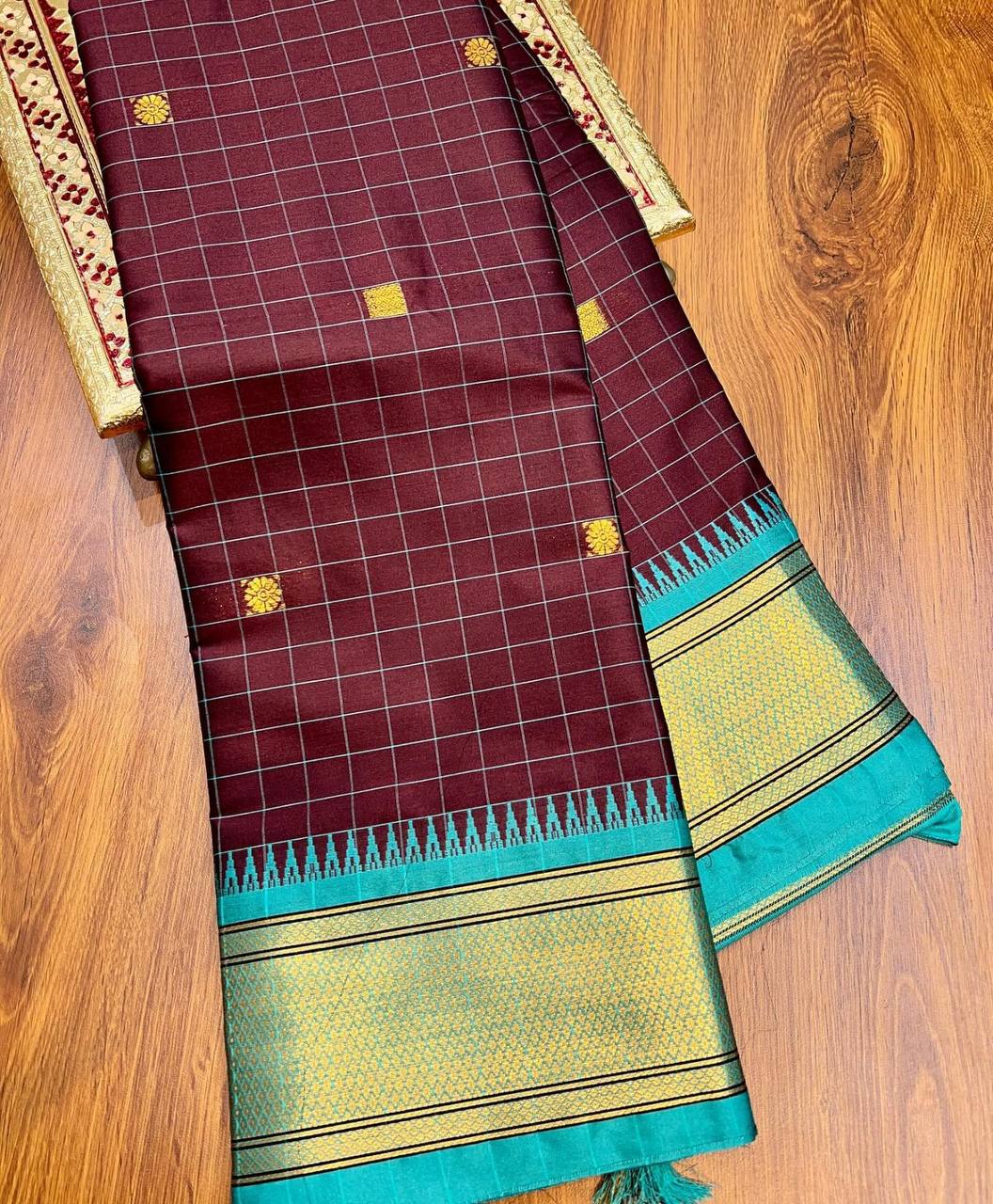 New Lounching Cotton Checks Minakari Silk Saree