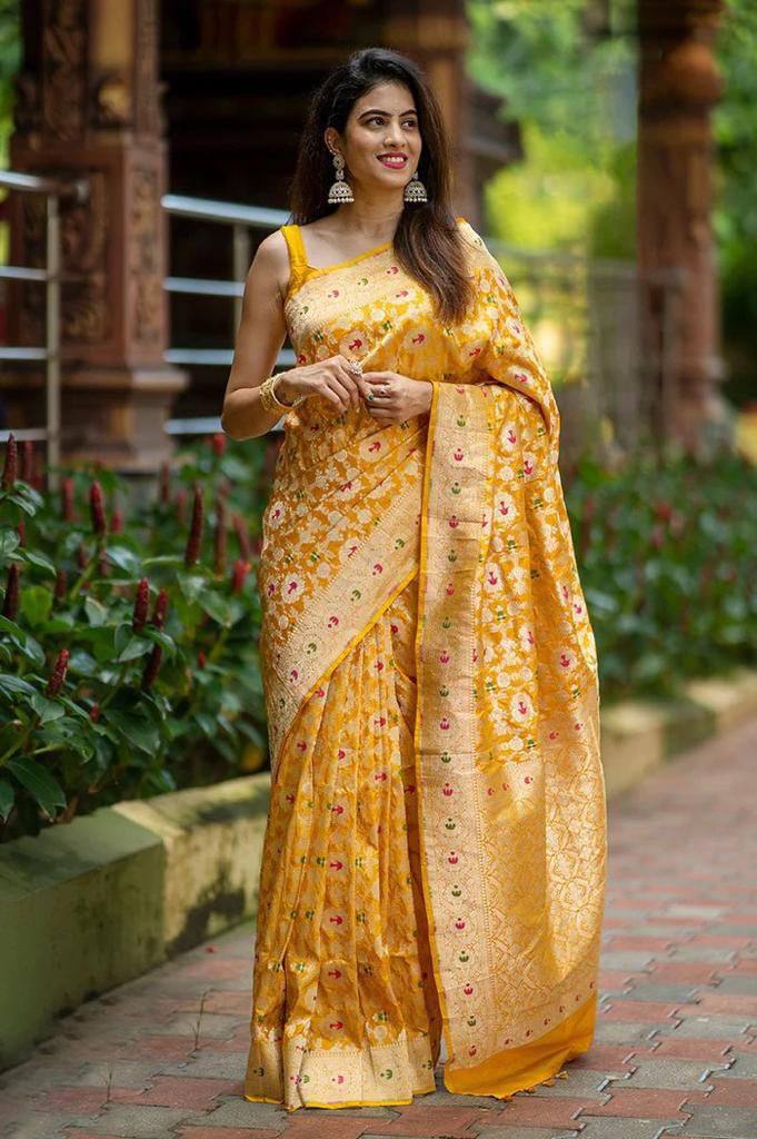 New Lounching Beautiful Art Silk Jacquard Border Saree