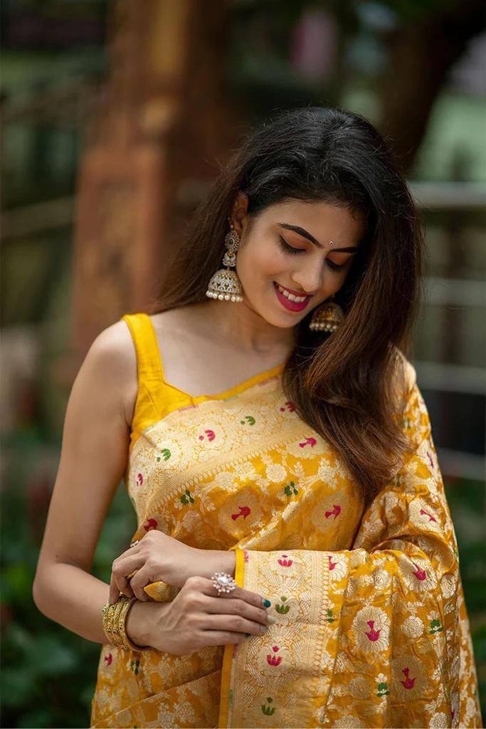 New Lounching Beautiful Art Silk Jacquard Border Saree