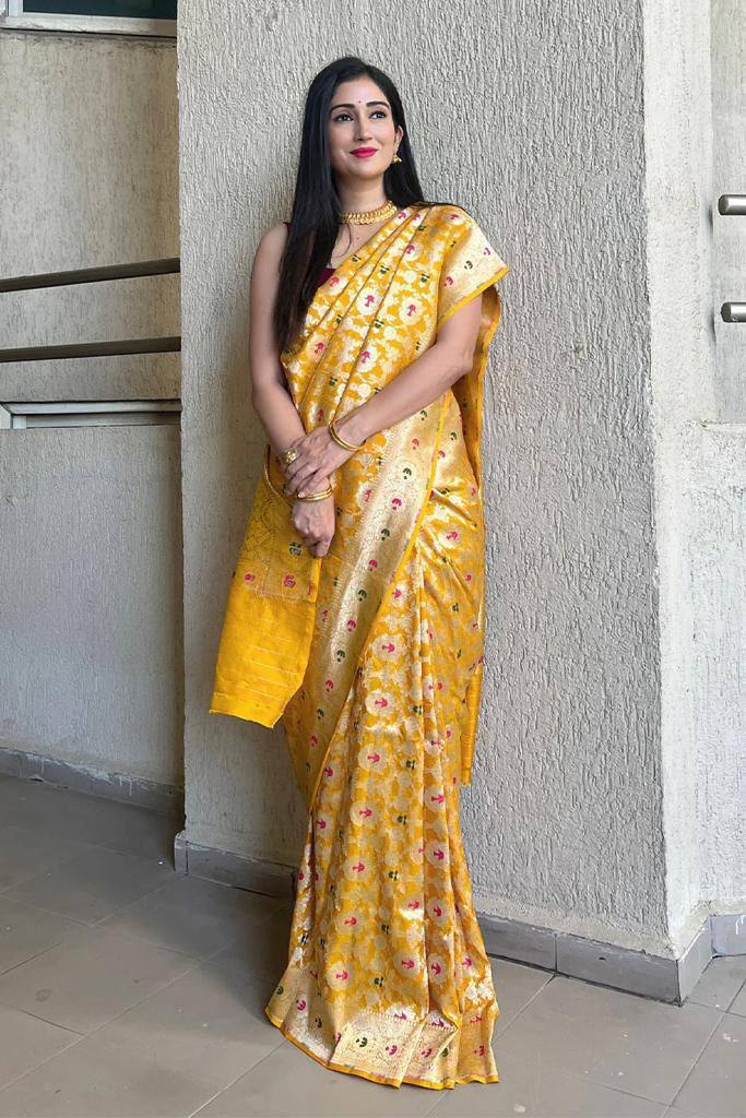 New Lounching Beautiful Art Silk Jacquard Border Saree