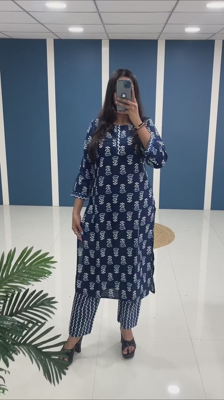 Feeling stylish in this kurti and pant set!